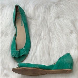 Anthro Farylrobin Green Suede Fringe Wedge Shoes Size 9